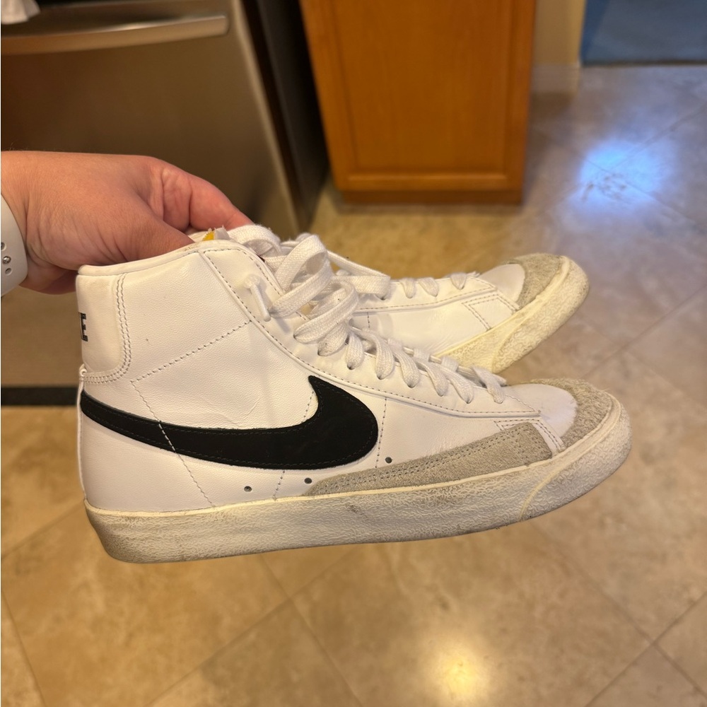 Women’s high top nike blazers size 8